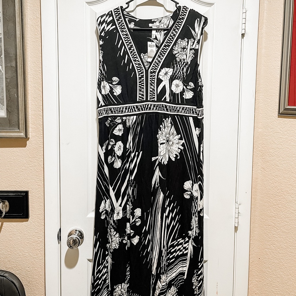 Soma Dress Border Maxi sleeveless Floral Design Black and white nwt